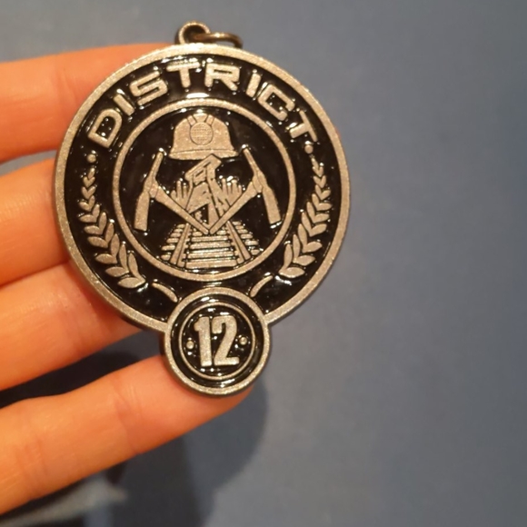 💍Hunger Games district 12 keychain - Picture 4 of 4
